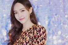 愛豆吃瓜娛樂醬周深,從音樂才子到吃瓜達人，揭秘愛豆背后的趣味生活