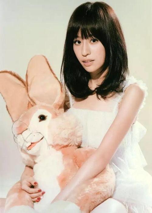 娛樂圈吃瓜王心凌小說,娛樂圈的甜蜜風(fēng)暴