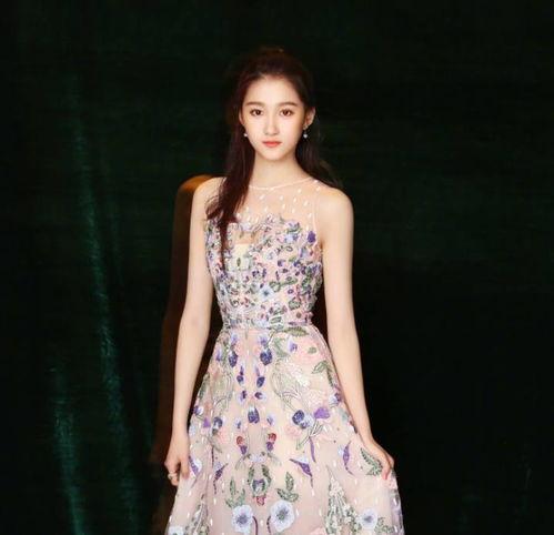 吃瓜娛樂(lè)圈關(guān)曉彤,娛樂(lè)圈的青春女神與成長(zhǎng)之路