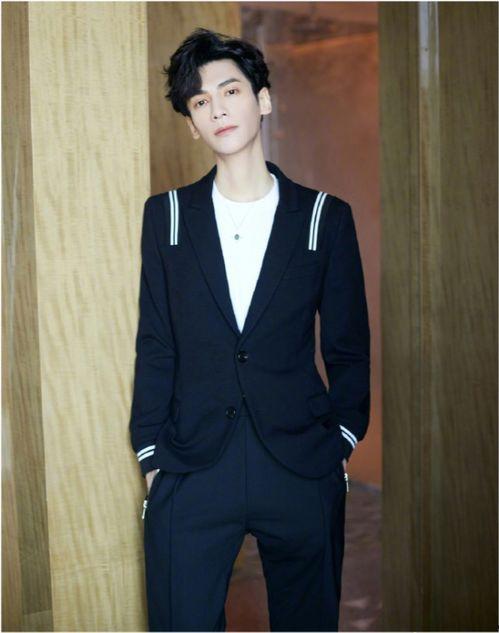 娛樂吃瓜羅云熙,從娛樂吃瓜到人氣飆升，他的蛻變之路