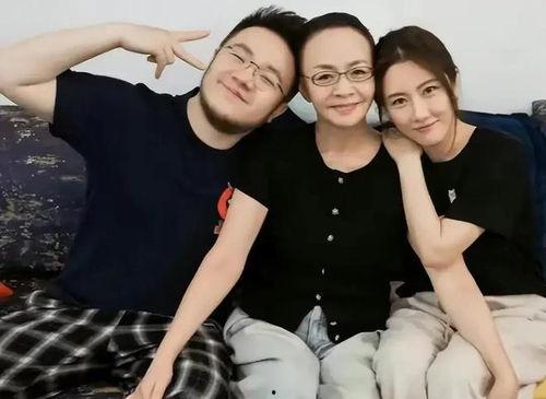 娛樂(lè)八卦事件爆料吃瓜,明星隱私大曝光，吃瓜群眾狂歡時(shí)刻！