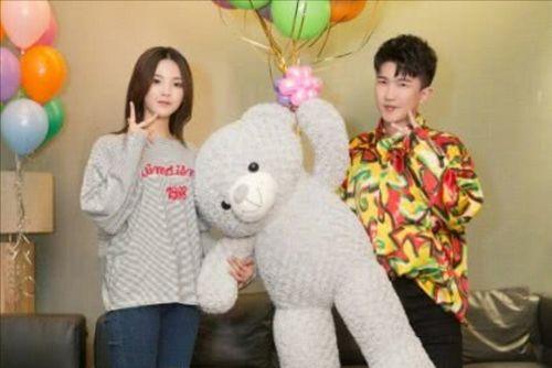 娛樂吃瓜背景圖圖片高清,揭秘娛樂圈幕后風(fēng)云